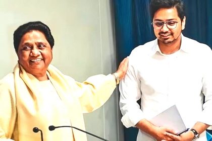 Mayawati again made nephew Akash a star campaigner