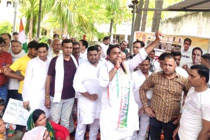 Officials and government from Ballabhgarh are all sleeping like Kumbhakarna, they have to be awakened and chased away: Girish Bhardwaj.