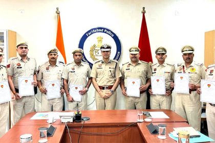 Ten policemen were selected as Hero of the Week, Police Commissioner honored them with a certificate of appreciation.