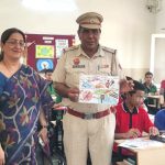 डीएवी स्कूल सेक्टर 30 पुलिस लाइन में बच्चों को यातायात नियमों के प्रति किया जागरूक, कराई ड्रांइग प्रतियोगिता