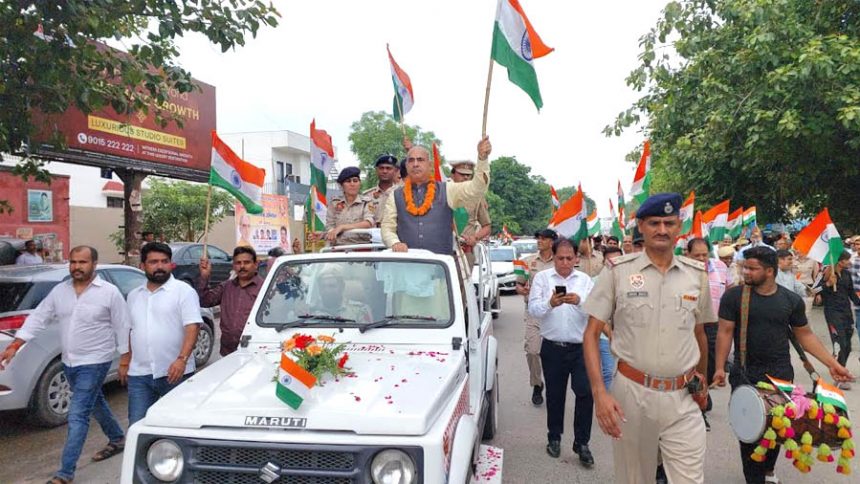Faridabad Police took out Tiranga Yatra and made the general public aware about Tricolor campaign at every house.