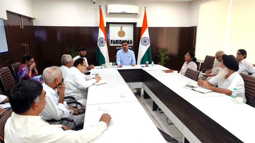 Strict action will be taken against spreading propaganda against the rules of the Election Commission: District Election Officer Vikram Singh