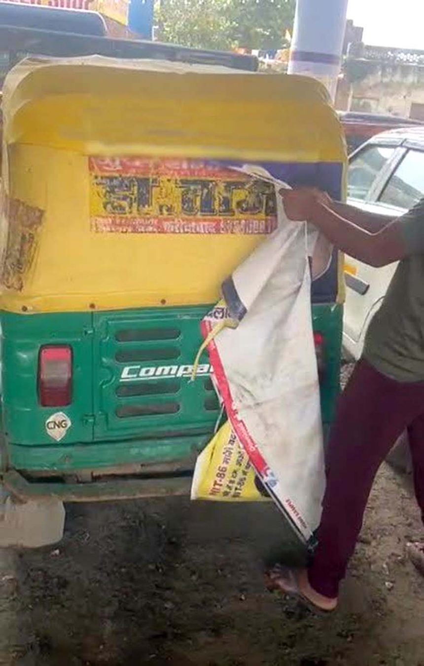 Do not put posters of political activities on auto rickshaws, action will be taken: District Election Officer Vikram Singh