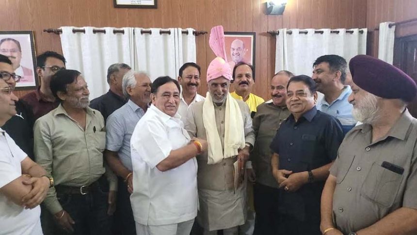 Krishnapal Gurjar became happy wearing Pishauri turban