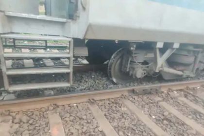ओवरनाइट एक्सप्रेस के 2 कोच पटरी से उतरे, जबलपुर रेलवे स्टेशन के पास हुआ हादसा