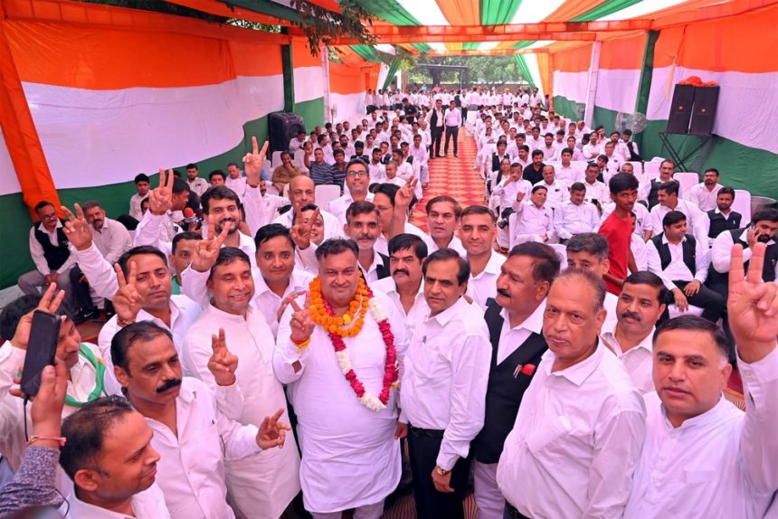 District Bar Assoc. Gave his support to Congress candidate Lakhan Singla