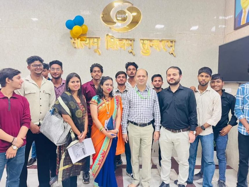 Educational tour of students of Shatabdi College Journalism Department