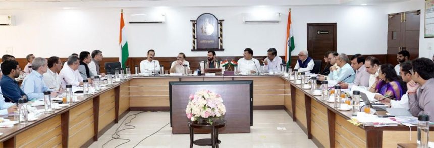 Review meeting on urban development held at Haryana Bhawan: Chief Minister Nayab Saini and Urban Bodies Minister Vipul Goyal gave strict instructions to the officials.
