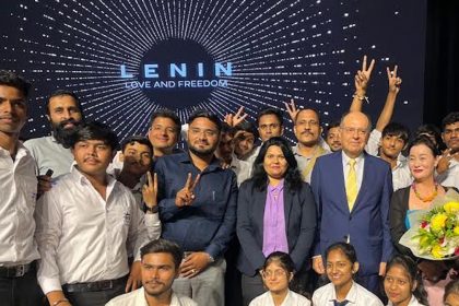 Jhume students attend Ru's music concert