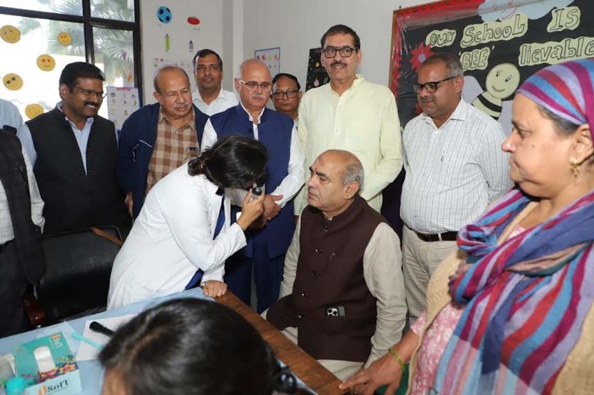 A huge blood donation and health check-up camp was organized at Asha Jyoti Vidyapeeth Institute.