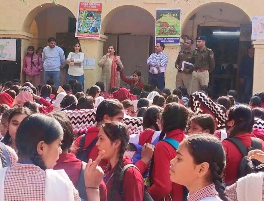 Girl students took oath for child marriage free India