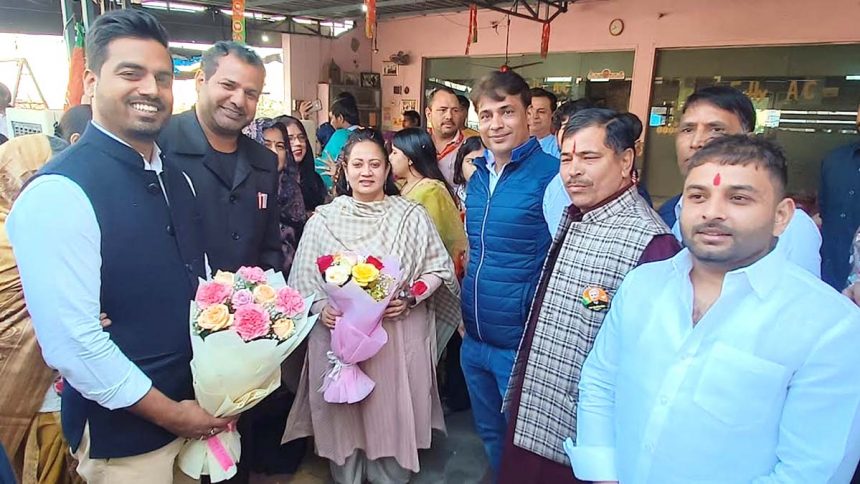 Cabinet Health Minister Kumari Aarti Rao was given a grand welcome in Prithla.