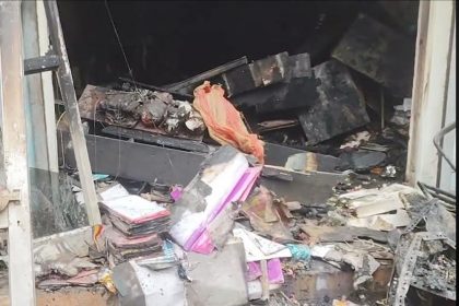 Grocery items destroyed in massive fire in grocery store