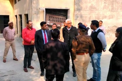 District and Sessions Judge and DC inspected Neemka Jail and gave instructions to improve the arrangements.