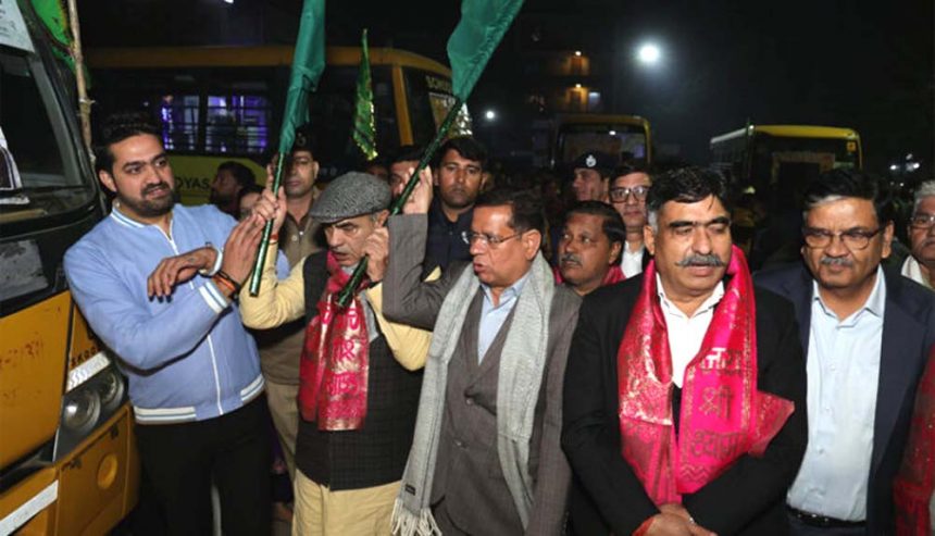 Academician Deepak Yadav left for Khatu Dham with more than 500 pilgrims