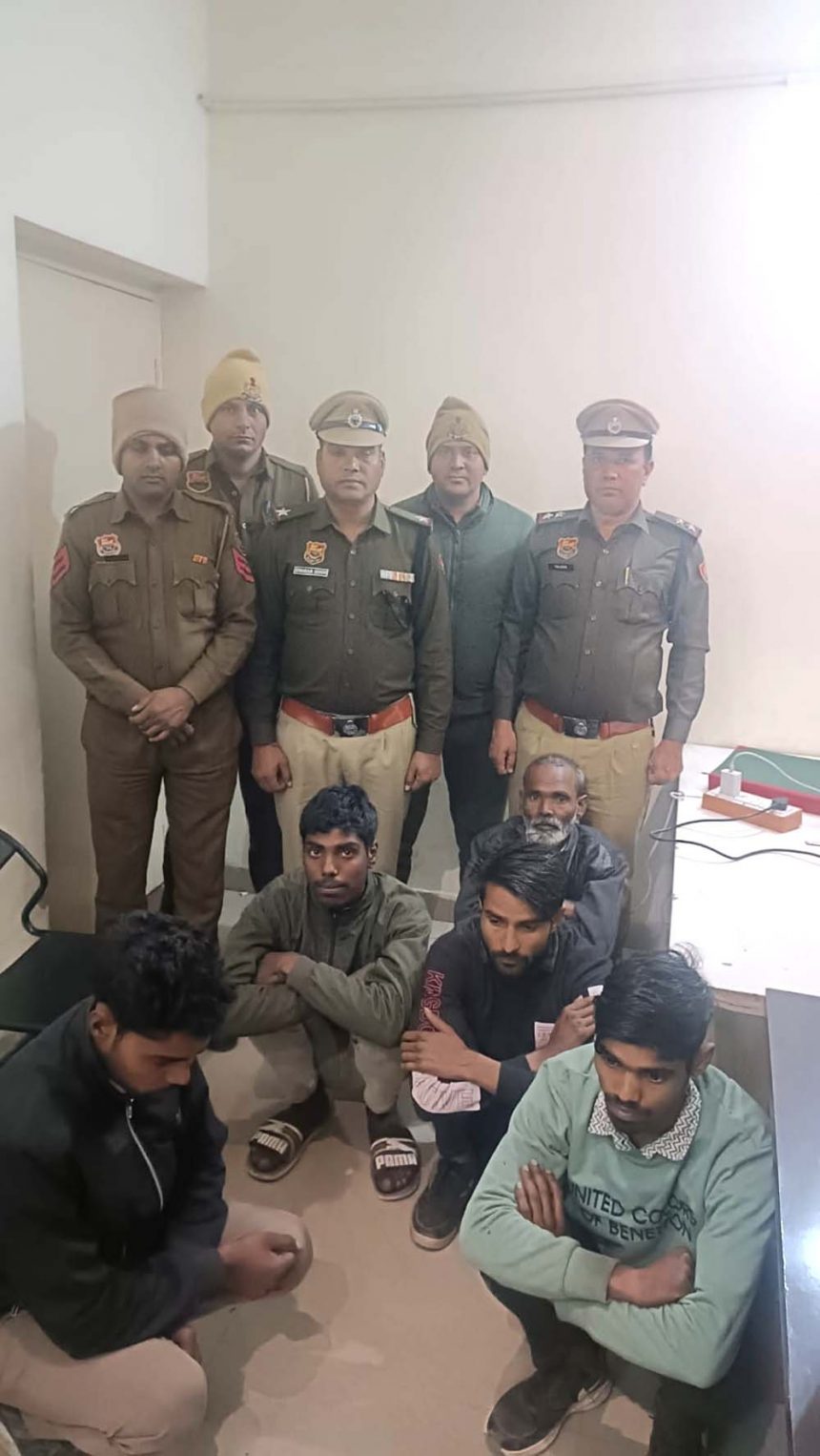 Faridabad police action in the case of fighting and attempt to murder. Sikrona police post team arrested 5 accused.