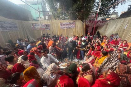 Shrimad Bhagwat Katha Week concludes with Purnahuti and Bhandara in Havan.