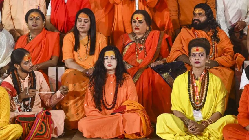 Claim- Mamta Kulkarni and Kinnar Mahamandaleshwar Lakshmi Narayan expelled