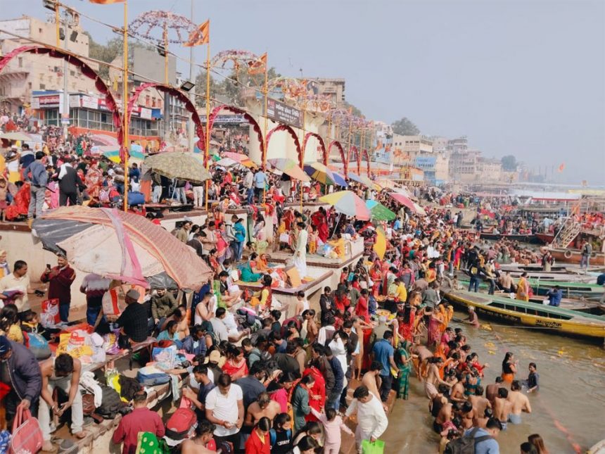 40 lakh devotees in Kashi and Ayodhya: Bathing at 10 major ghats of Varanasi