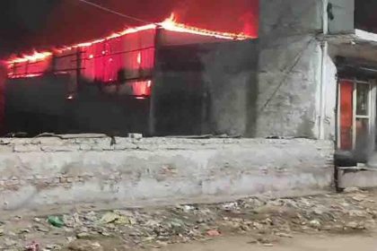 Major fire breaks out in Namkeen-Gajak manufacturing factory in Tilpat