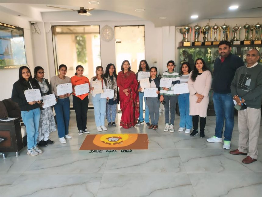 Ten volunteers who returned from the university level seven-day NSS camp were welcomed