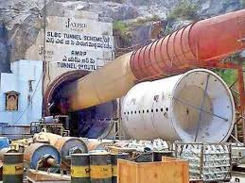 Tunnel accident in Telangana, 8 workers trapped: 3 meter part collapsed 14 km from the entry point