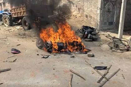 Clash between 2 communities in Hazaribagh on Mahashivratri, many injured