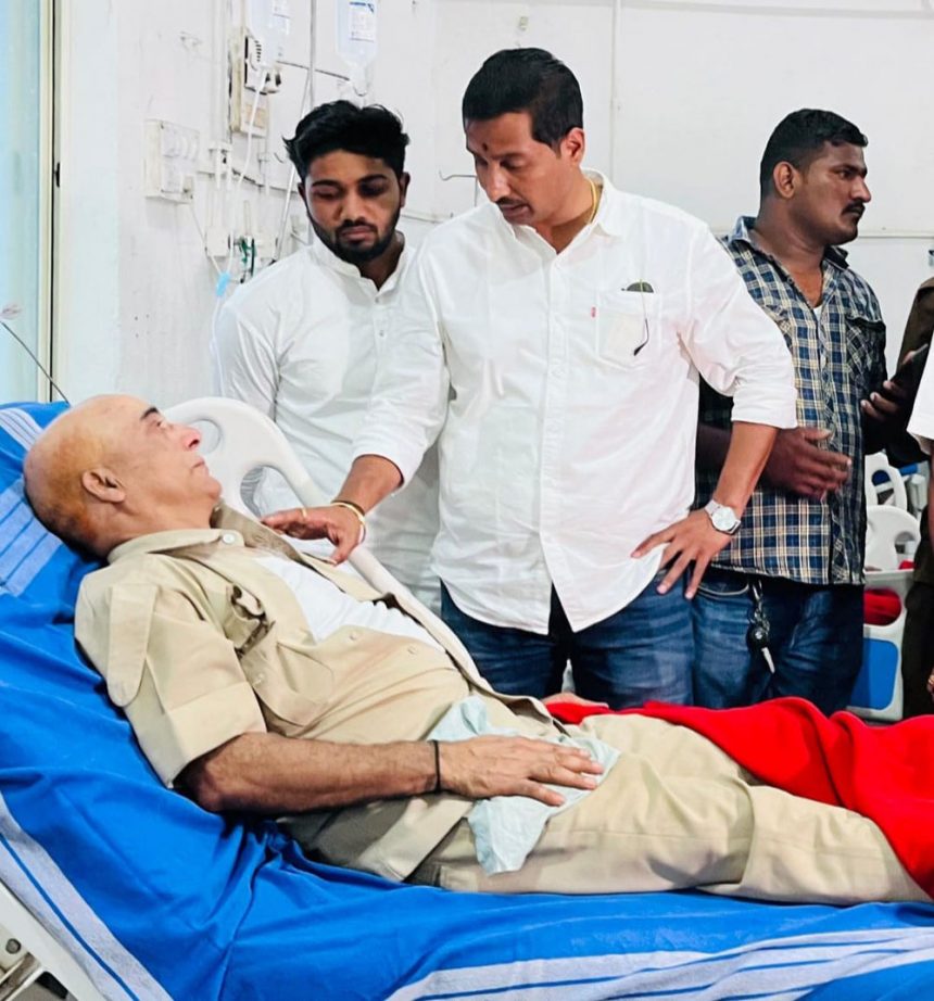 Written on Karnataka bus in Pune – Jai Maharashtra