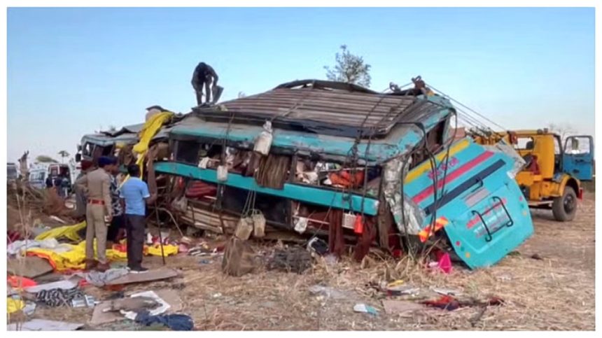 Bus falls into ditch in Gujarat, 5 devotees killed
