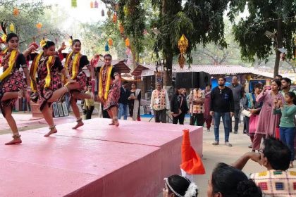 Tourists overwhelmed by watching Sambalpuri dance of Odisha
