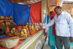 Sculptor Arjun Munda is looting the applause of tourists by making a statue out of paddy.