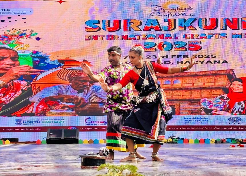 देशी विदेशी कलाकारों के लिए सजा है सूरजकुंड में सांस्कृतिक मंच