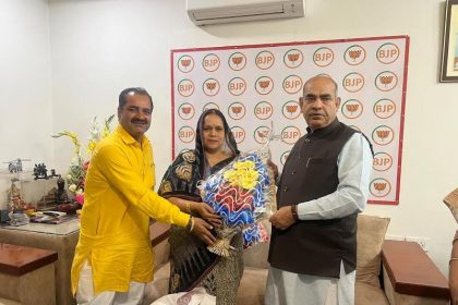 Former Chief Minister's daughter-in-law Asha Sharma met Ballabhgarh MLA Moolchand Sharma