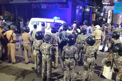 Curfew imposed in 11 areas after violence in Nagpur: 50 arrested, 33 policemen injured