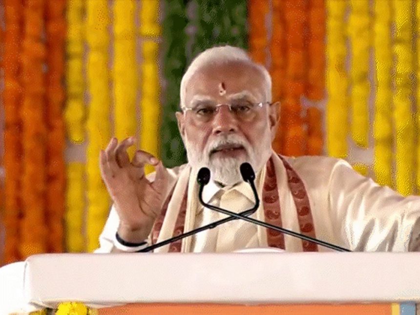 Tamil Nadu leaders do not sign in Tamil: Modi