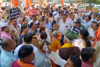 A huge crowd gathered on the streets of Faridabad to protest against the Pahalgam terrorist attack