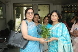 Glorious farewell ceremony on the retirement of Principal of DAV Shatabdi Mahavidyalaya Dr. Archana Bhatia