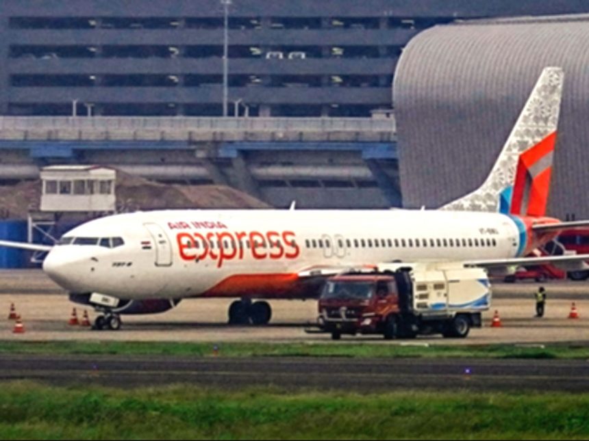Pilot dies after landing in Delhi: Vomited in cockpit