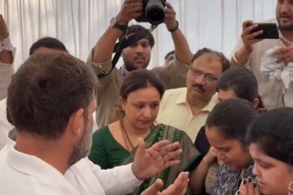 Rahul met the family of Shubham who was killed in Pahalgam