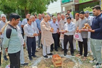 MLA Moolchand Sharma gave the gift of four new tube wells in Ballabhgarh