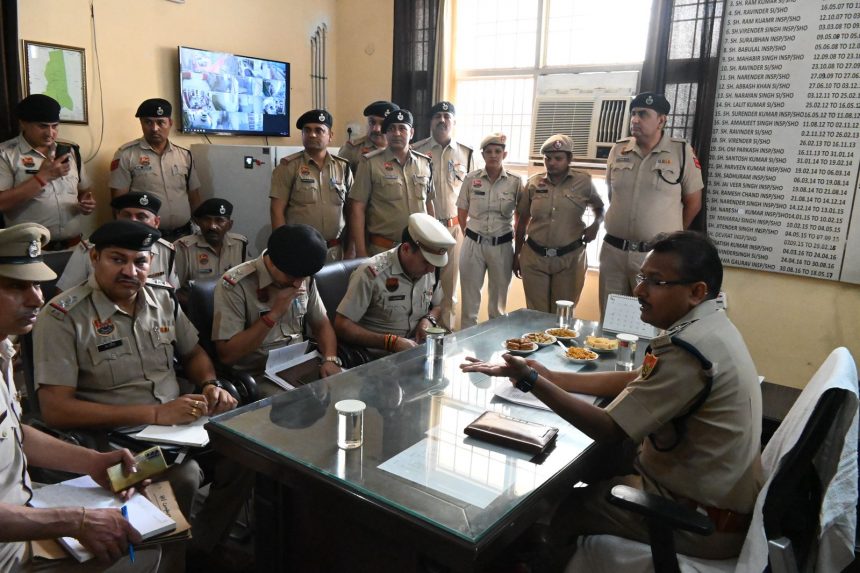 Pay special attention to the registered cases and complaints and ensure their settlement within the time limit- Varun Singla, SP Palwal