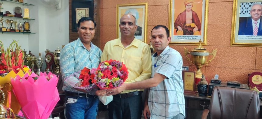 Dr. Narendra Duggal took charge as the acting principal of DAV Centenary College