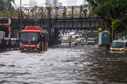 Heavy rain in Mumbai, heat-rain and dust storm in Rajasthan