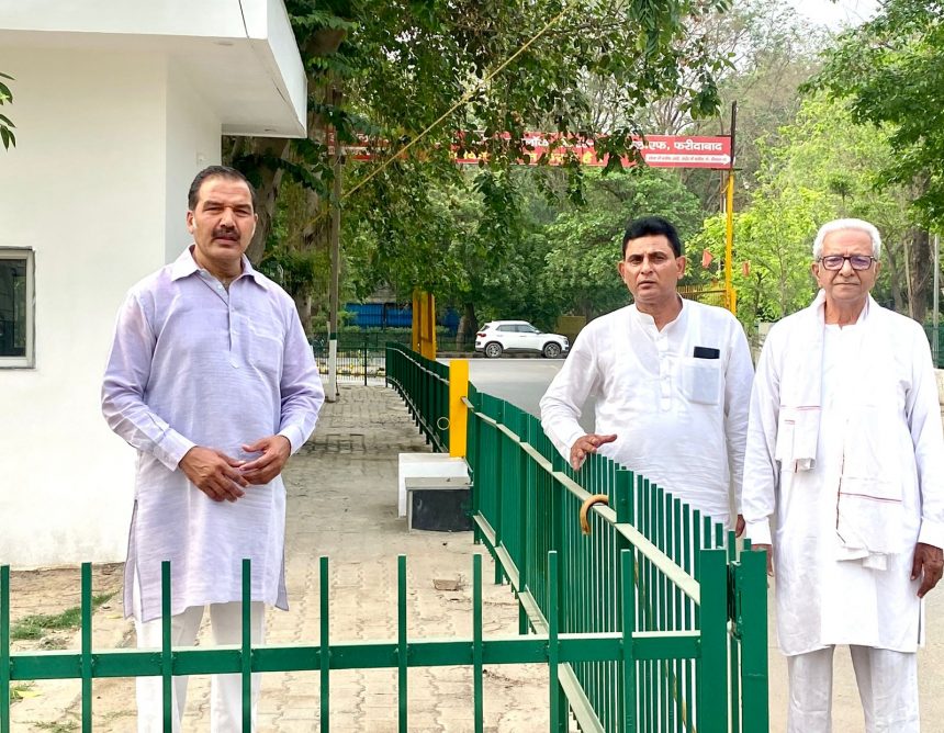 The residents of Blanc de To got annoyed with the vehicles coming to the court and got a grill installed