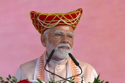 https://atulyaloktantranews.com/national/a-man-roamed-around-in-bengal-with-his-sister-in-laws-severed-head-reached-in-front-of-the-temple-and-shouted-slogans/