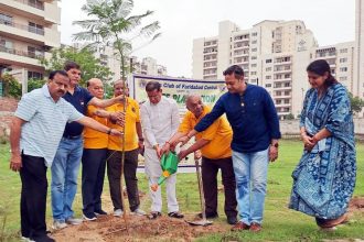 Everyone should plant trees to make the earth clean: Rajesh Nagar