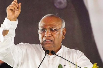Modi made 33 mistakes in 11 years: Kharge