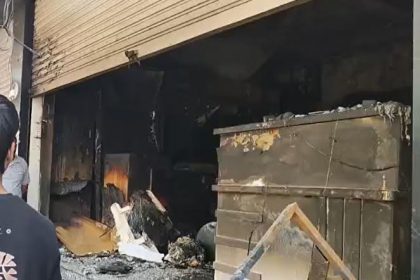 There was a huge loss due to fire in a mobile shop
