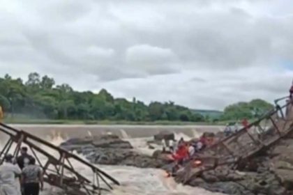 Bridge on Indrayani river collapsed in Pune: Local MLA claims - 6 people died