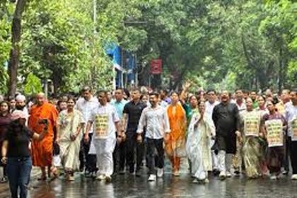 Mamata's foot march against discrimination against Bengalis